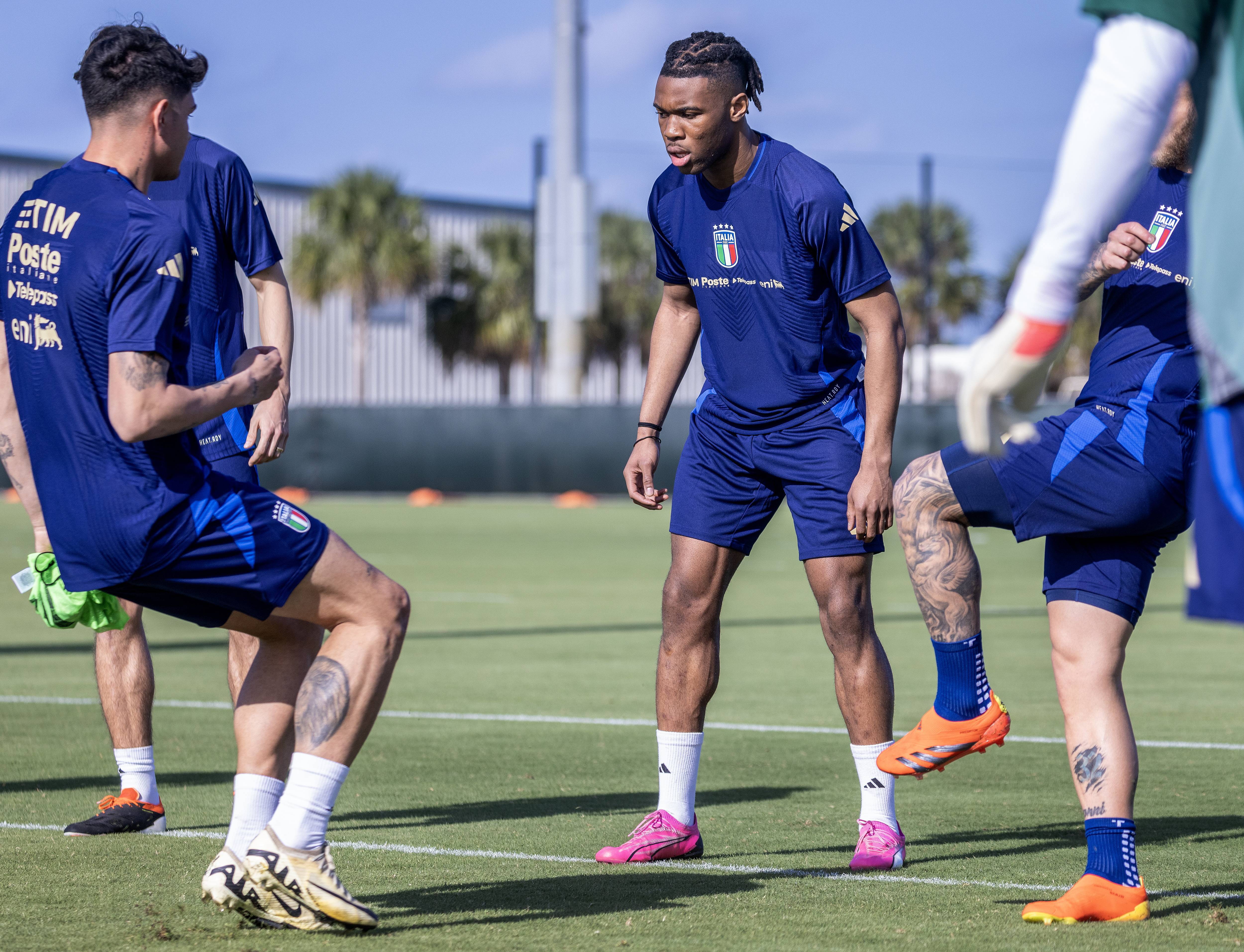 -意大利队在热身赛中赢得胜利