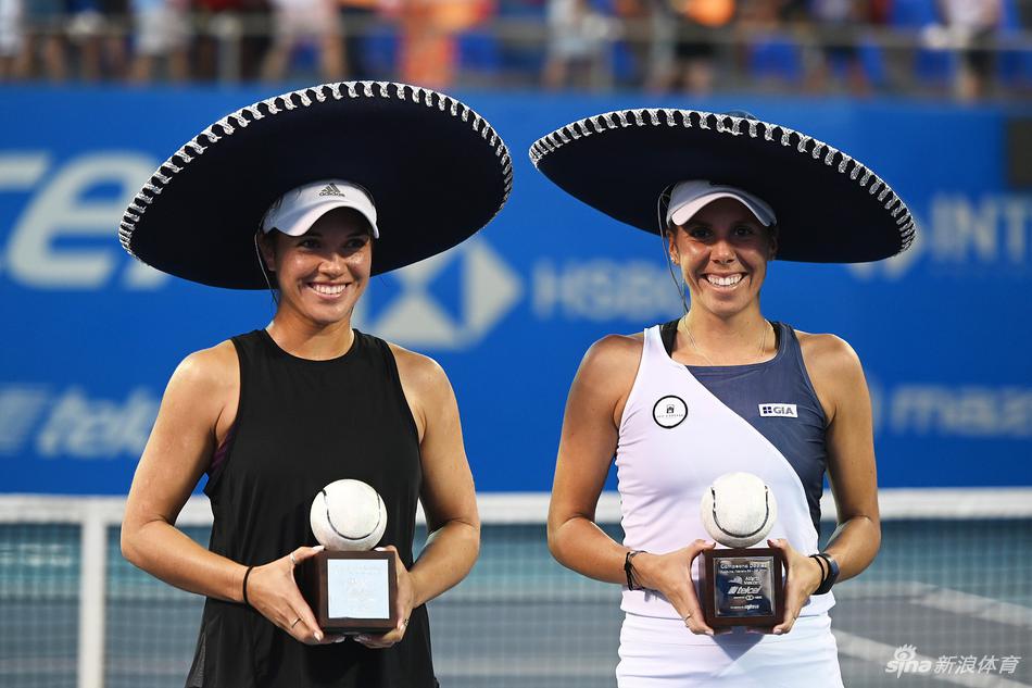 -包含墨西哥游泳选手刷新记录，瑞士网球队热辣夺冠的词条