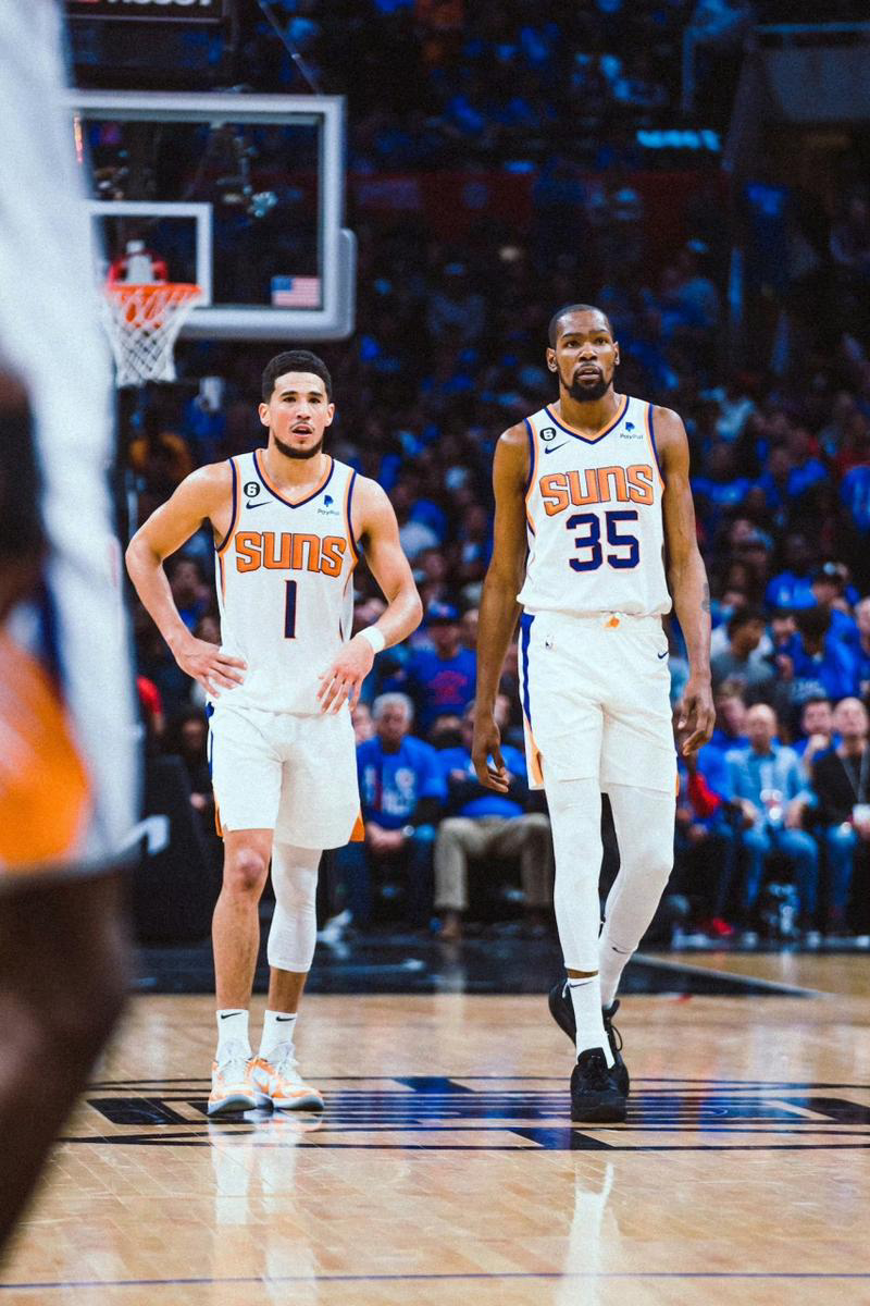 猛龙险胜雄鹿,布克高光表现 猛龙险胜雄鹿,布克高光表现